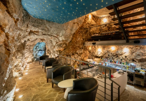 Cave Bar_5