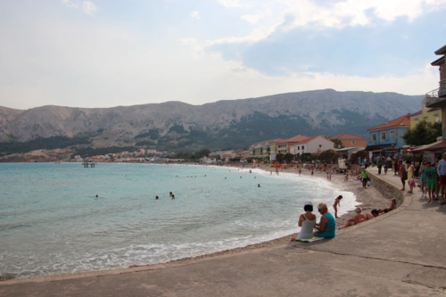 Strand_Baška,_Krk_-_panoramio