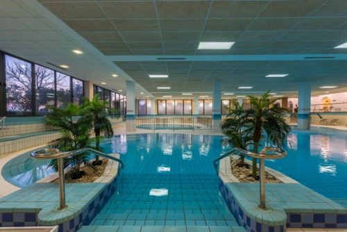 02 Indoor pool