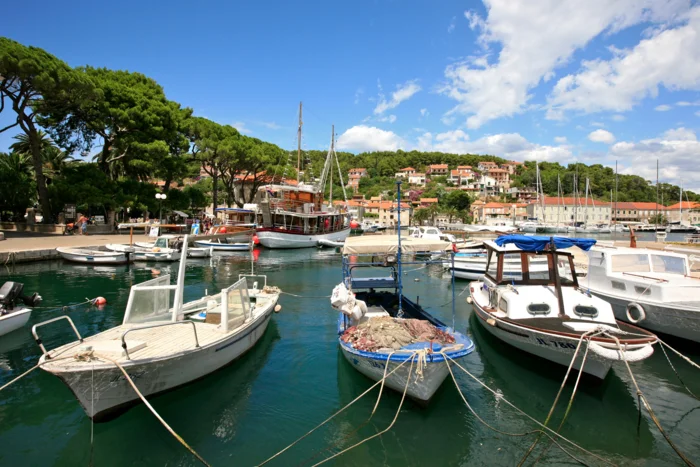 Boats_in_the_Port_of_Jelsa,_Hvar_Island_(5970077739)