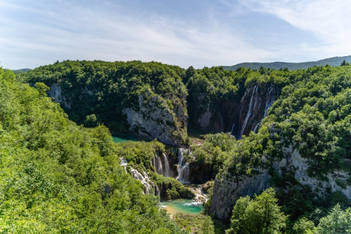 beautiful-shot-plitvice-lakes-croatia (1)