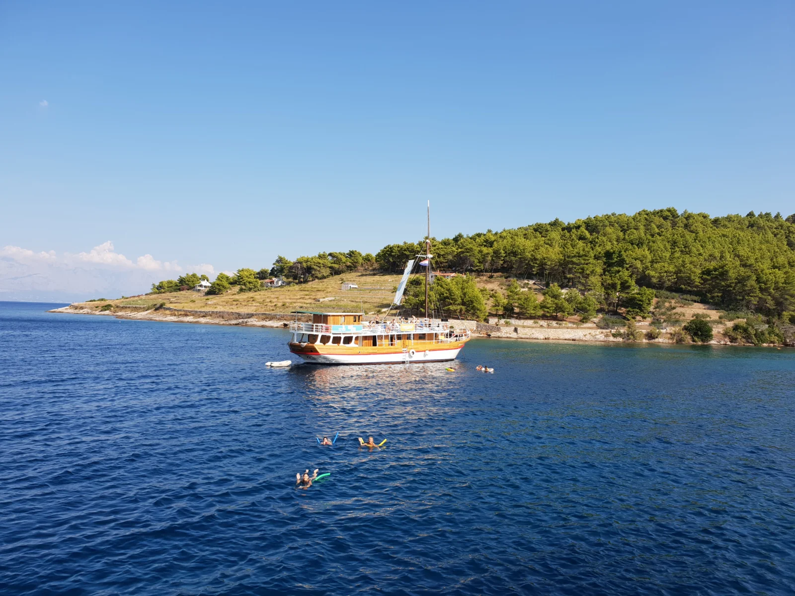 Horizont Ship | Traditional Cruises in Croatia