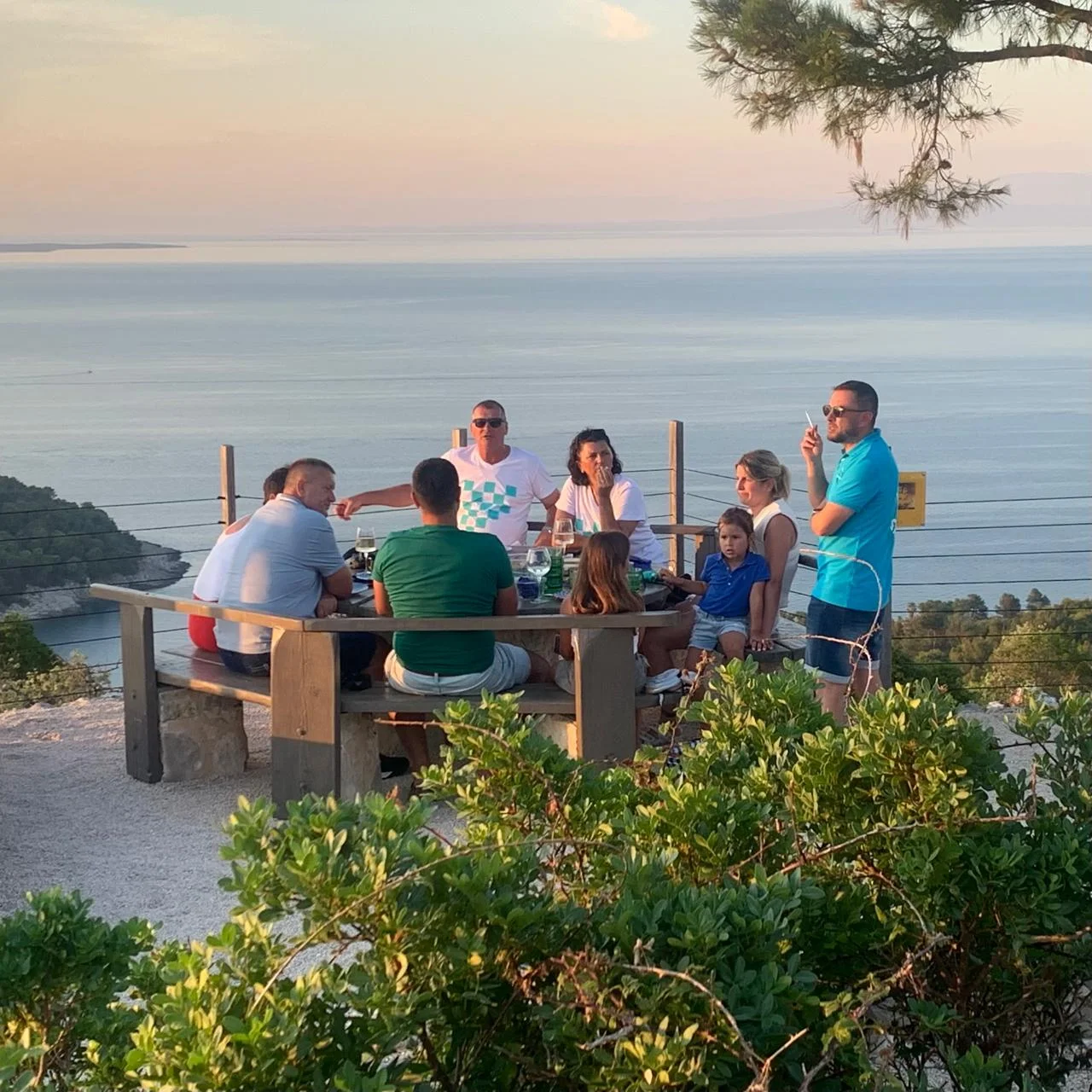 5A25D580-D674-45C9-A804-49696F6F53D3 (1)