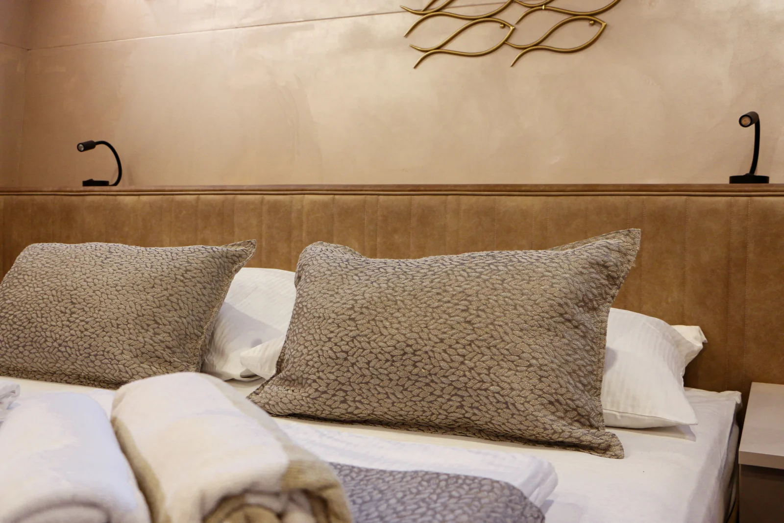 Equator_Lower_deck (2)