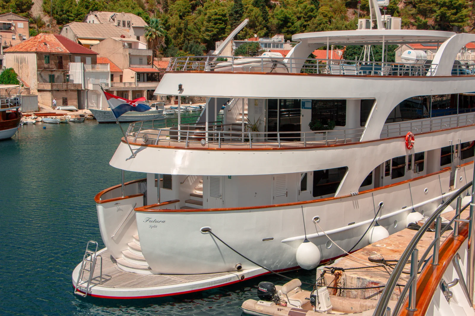 Futura 07.2025. EKW-10