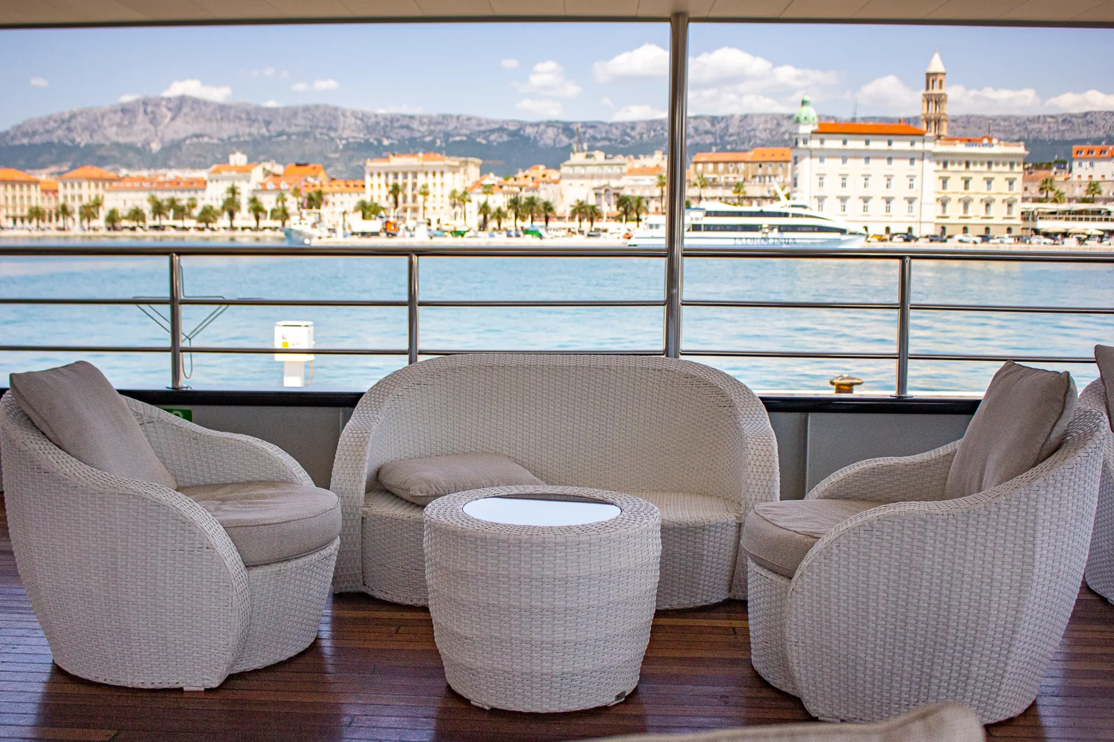 lounge zone Ave Maria 2025 OM (6)