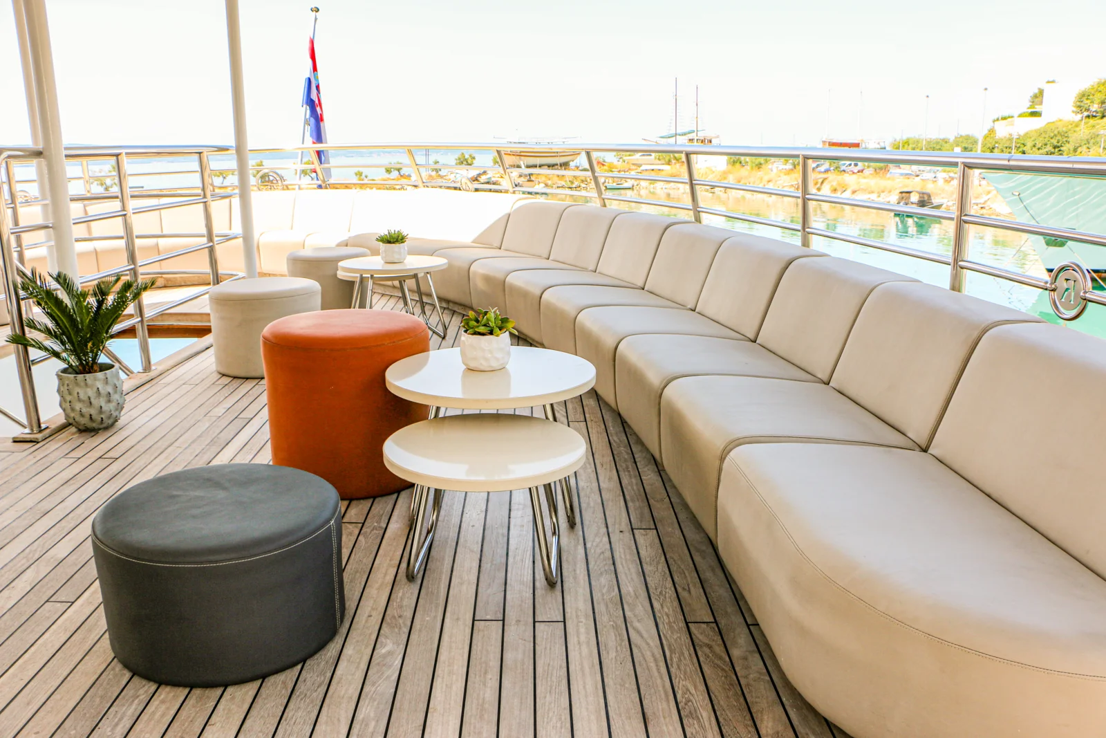 Futura 07.2025. EKW-103