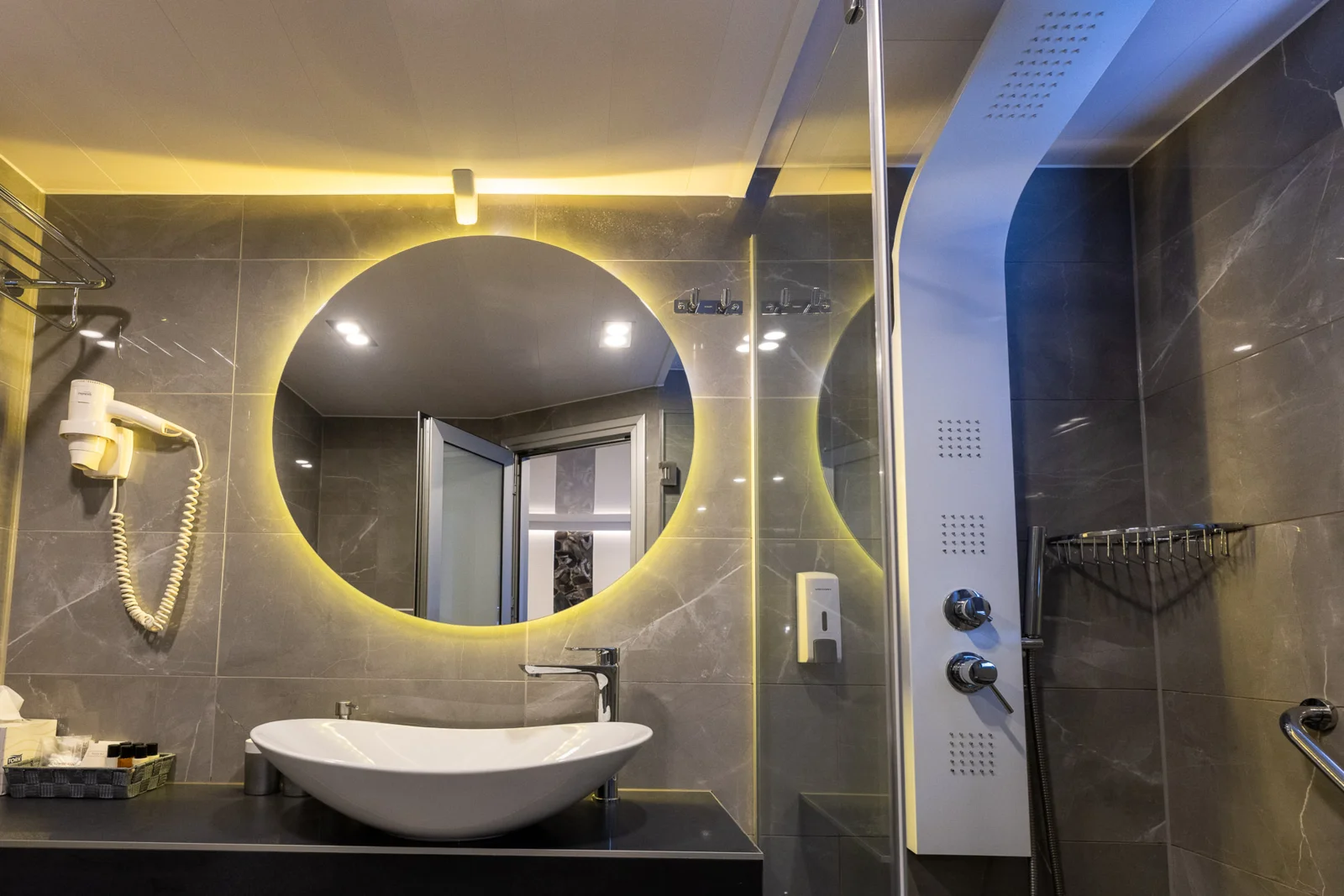 Aurelia cabin 05 - 0006