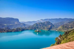 what-beautiful-colour-lake