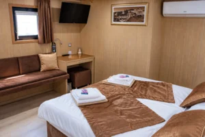 Markan Upper-deck cabin