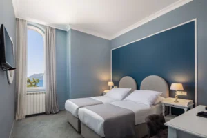 18_Aminess_Korčula_Heritage_Hotel_Rooms_Comfort_Double_Room_Seaside_S2M_Aminess_Korčula_Heritage_Hotel_2023_Comfort_double_room_seaside_S2M_01