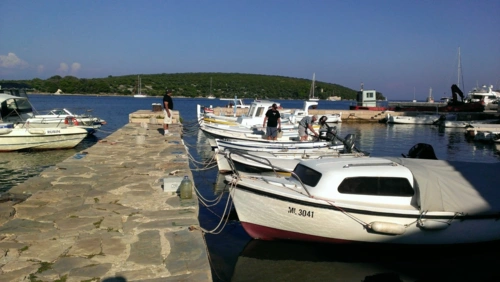 ilovik-island-harbour-croatia-island (1)