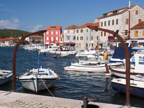 Starigrad (1) (1)