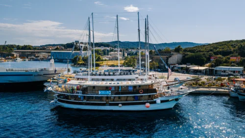 Captain Zoran Ercegović & MV Labrador images 2