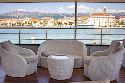 lounge zone Ave Maria 2025 OM (6)