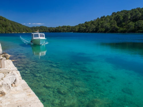 Mljet - boat to the islet