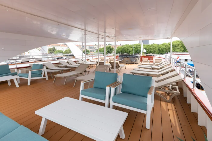 Equator_sundeck - 002