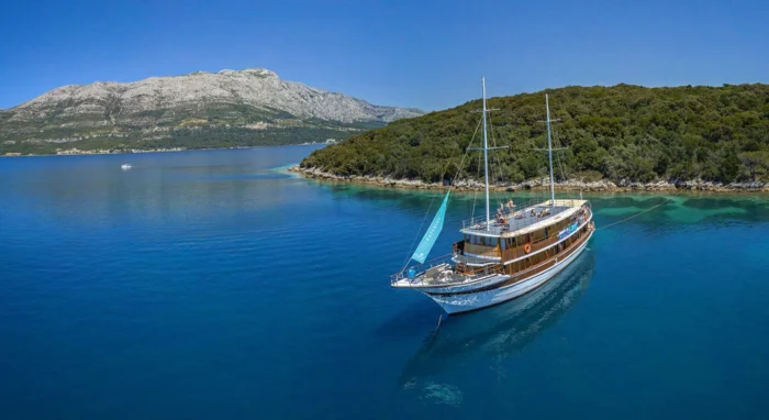 Labrador Ship | Traditional Ensuite Cruises with Katarina Line