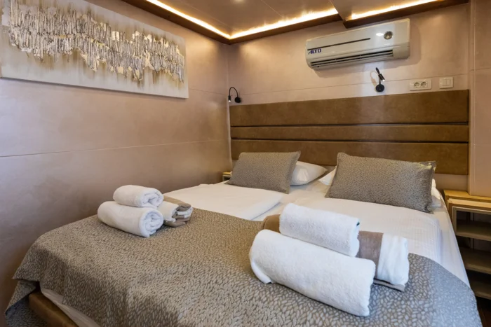 Equator_UPP_DBL - 001