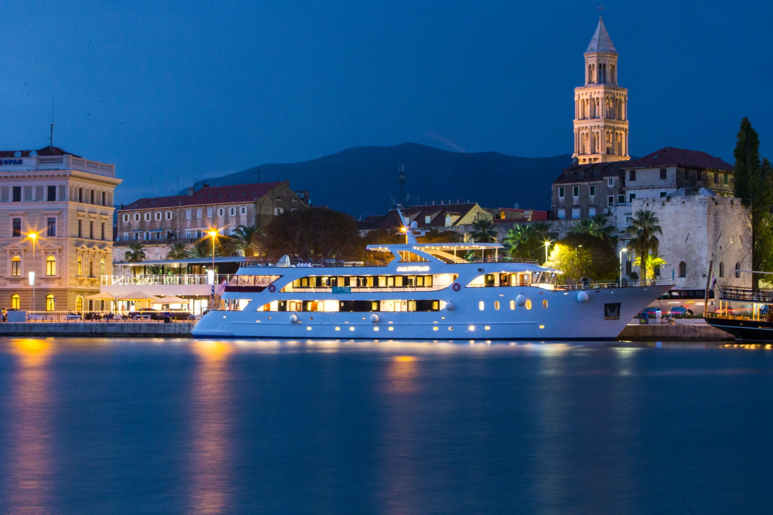 Captain Dino & M/V Maritimo: Adriatic Cruise Legacy
