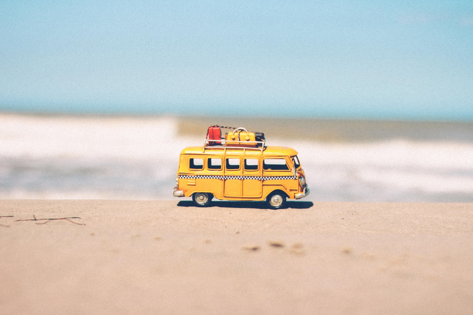 yellowBus image