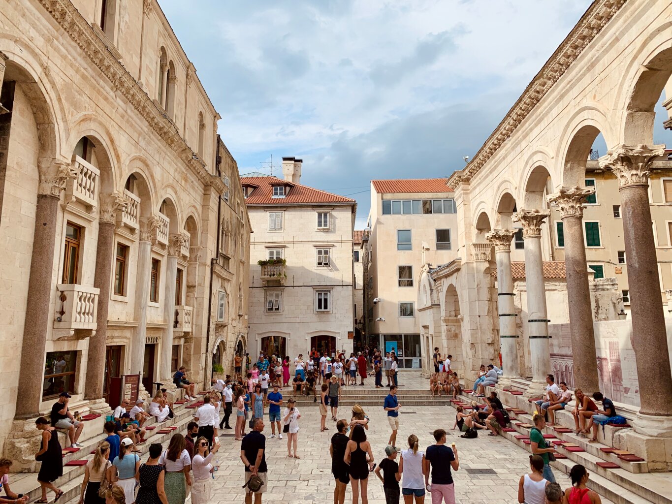 Split (3)