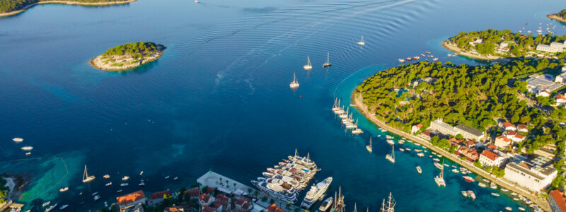 aerial-view-old-town-hvar-with-turquoise-water-bay-with-yachts-islands-croatia (9)